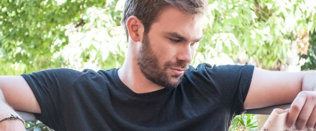 Γιώργος Σαμπάνης| Το νέο του τραγούδι "Κανείς δεν ξέρει" κυκλοφόρησε