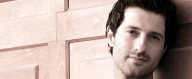 O Όθωνας Μεταξάς στη μουσική σκηνή Σταυρός του Νότου plus από 6/2 & κάθε Πέμπτη