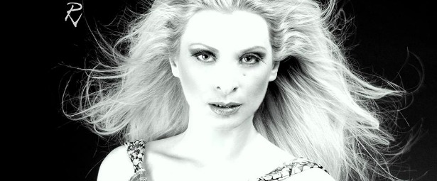 «Καμία» | Νέο τραγούδι από την Βάσια Ρήγα!