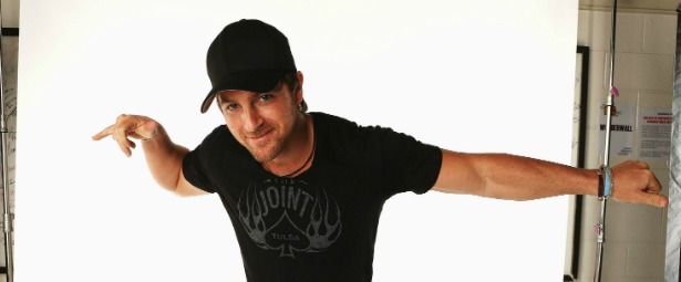 “Young Love”| Δείτε το νέο video clip του Kip Moore