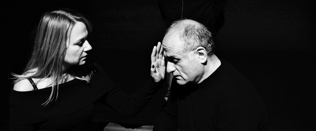 Πάμε Θέατρο: «Η Πόλη» της Λούλας Αναγνωστάκη στο Επί Κολωνώ | Είδαμε την παράσταση!