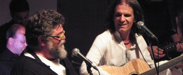 Ο Σταμάτης Κραουνάκης τραγουδά Χρήστο Παπαδόπουλο