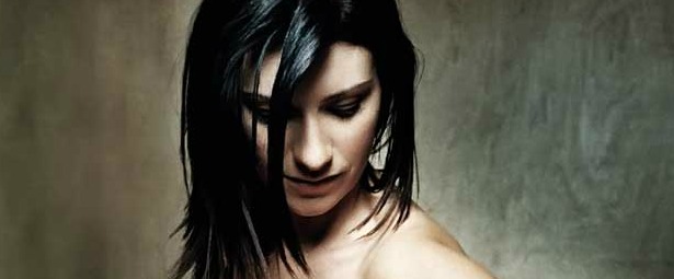 “Dove resto solo io”| Δείτε το νέο video clip της Laura Pausini