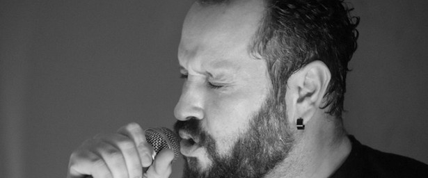 "Μπορώ Μπορείς Μπορεί" | Απολαύστε το video clip του Νικόλα Αδέσποτου