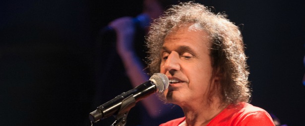 O Βασίλης Παπακωνσταντίνου στο Love Casual Living, στη Θεσσαλονίκη 1,8/3