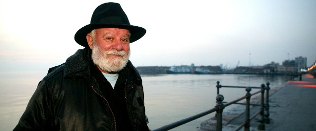 "Εδώ είναι του Ρασούλη.." | Για τρεις μοναδικές βραδιές στο Ρυθμό Stage! 18,25/1 & 1/2