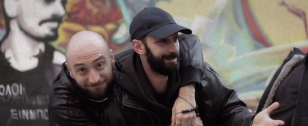 "Μη σε νοιάζει για μας" | Δείτε το ολοκαίνουριο video clip των S.M.A & Komis X 