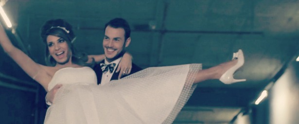 Δείτε το Σάκη Αρσενίου και την Ελένη Χατζίδου νεόνυμφο ζευγάρι!