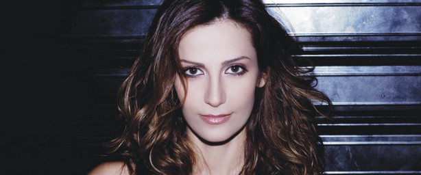 “Σταθερά”| Ακούστε το νέο τραγούδι της Δέσποινας Ολυμπίου