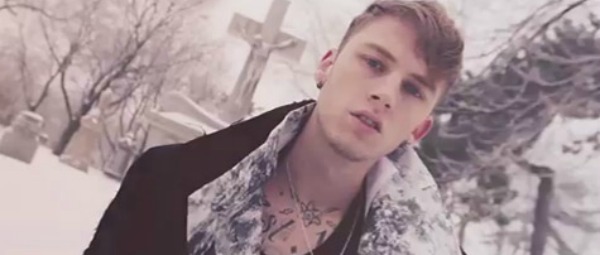 “Halo” | Δείτε το νέο video clip του Machine Gun Kelly