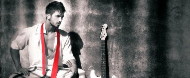 «Μόνος» | Κυκλοφόρησε το νέο βίντεο κλιπ για το ολοκαίνουριο τραγούδι του Νίκου Γκάνου