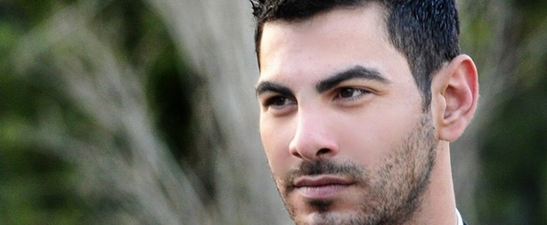 Ο Σταύρος Κωνσταντίνου επιστρέφει και.... "Έχει θέμα σοβαρό"! (teaser)