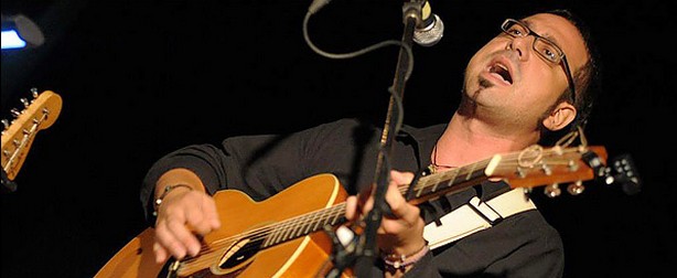 «Έξω απ’τα μέτρα» | Νέο album από τον Βαγγέλη Καζαντζή