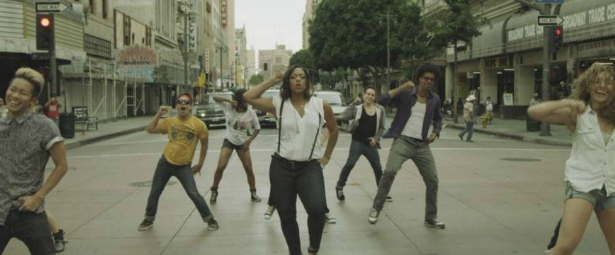 "Alone"| Δείτε το νέο video clip του Armin van Buuren σε συνεργασία με τη Lauren Evans