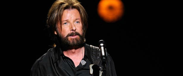 “Peace, Love, & Country Music”| Ακούστε το νέο τραγούδι του Ronnie Dunn