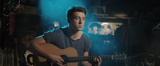 “When You Were Mine”| Δείτε το νέο video clip του Taylor Henderson