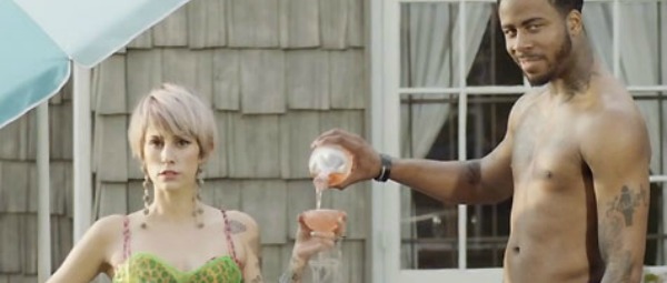 "Kiss It" | Δείτε το νέο video clip των Dev και Sage The Gemini