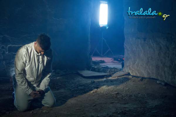 vegas-backstage-clip-02