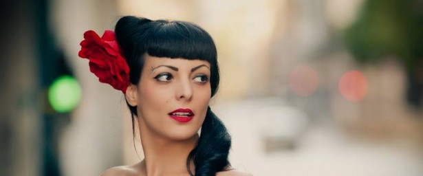 "Στο Κολωνάκι" | Δείτε το νέο τραγούδι & video clip της Αλεξάνδρας Κλάδη