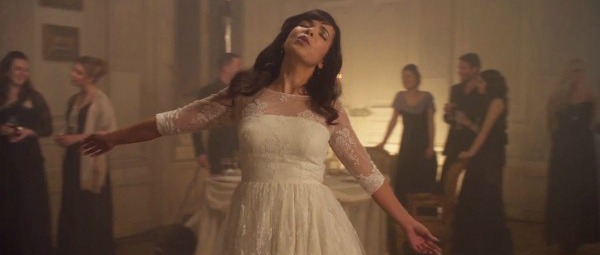 “Tourner Dans Le Vide”| Δείτε το ολοκαίνουριο video clip της Indila