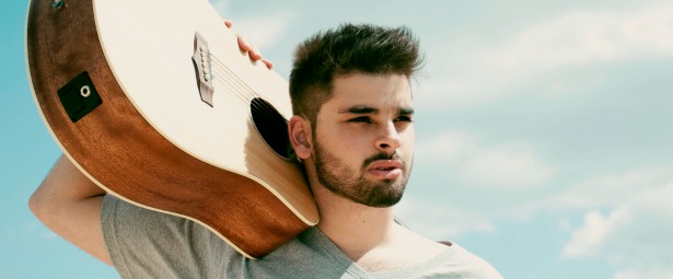 Λεωνίδας Καγιάφας| Πάρτε μια γεύση από τον νέο του τραγούδι και video clip "Τυχαία θα σε ξαναδώ"