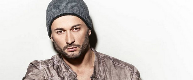 "Love is" | Ο Marty επιστρέφει με νέο τραγούδι για να ξεσηκώσει!