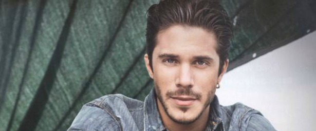 Νίκος Οικονομόπουλος: "Όταν άκουσα για πρώτη φορά το τραγούδι μου στο ραδιόφωνο, με έπιασαν τα κλάματα"