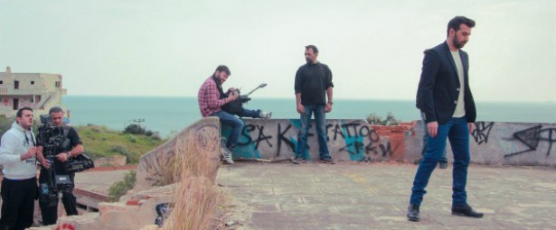 Δείτε φωτογραφικό υλικό από τα γυρίσματα του καινούριου video clip του Θάνου Πετρέλη!