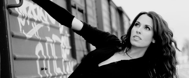 "Ξέρω καλά τι θέλεις να κάνεις" | Η Salina επέστρεψε με νέο τραγούδι!