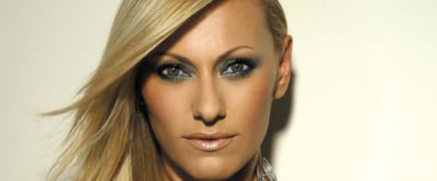 "Έχω τη δουλειά μου"| Άκου το νέο τραγούδι της Τίνας Τράκου!