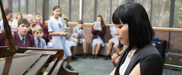 “Super Love”| Ακούστε το νέο τραγούδι της Dami Im