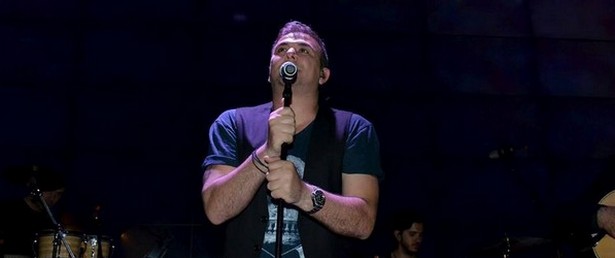 Αντώνης Ρέμος| Ακούστε teaser από το νέο του τραγούδι "Γίνεται"