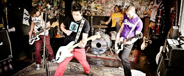 "Χριστούγεννα χωρίς εσένα"| Οι 2 Ζωές μας παρουσιάζουν το νέο τους τραγούδι και video clip