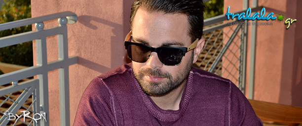 Συνέντευξη | Ηλίας Βρεττός: «Ξεπερνά τα όρια του τσαλακώματος το να βγω στην TV με περούκα και τακούνια και να κάνω τη γυναίκα!»