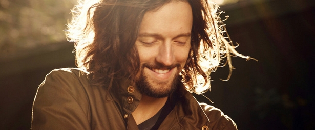 “Love Someone” | Ακούστε το νέο τραγούδι του Jason Mraz