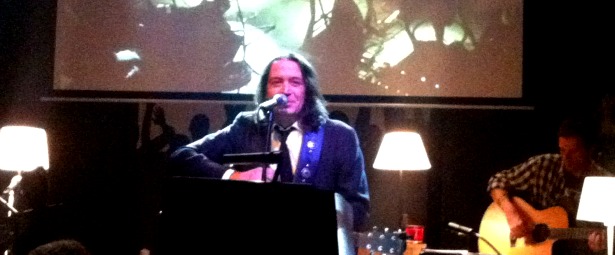 «Δυο ώρες μουσικής απόδρασης» με το Γιάννη Κότσιρα στο Ρυθμό Stage | φωτορεπορταζ 