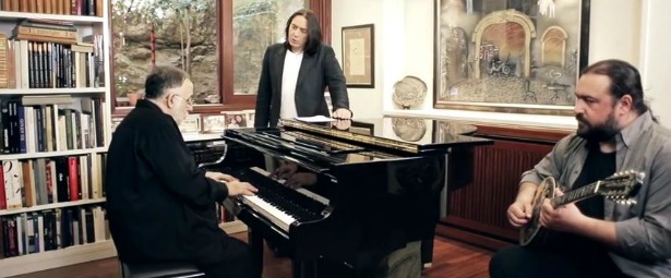 «Αυτός ο ήλιος» | Ο Γιάννης Κότσιρας οπτικοποίησε το νέο του τραγούδι!