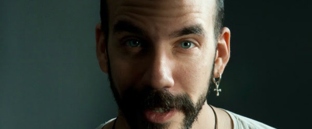 "Πάνος στο γκαζόν" | Το άλμπουμ του Πάνου Μουζουράκη στο #1 των iTunes!