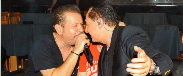 Σαμπάνης και Κωστόπουλος σε τρελά κέφια στον Λευτέρη Πανταζή!‏