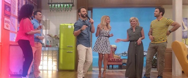 Ο Δημήτρης Καραδήμος... "πήρε την ευθύνη" και ήταν "Μες την καλή Χαρά"!