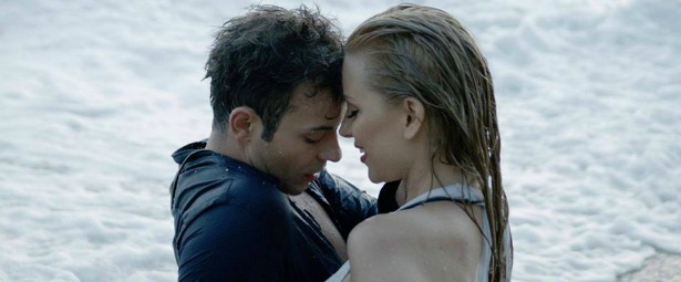 Claydee Ft. Alex Velea| Δείτε το video clip τους για το τραγούδι "Hey Ma"