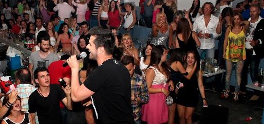 Γιώργος Τσαλίκης: Δάκρυα και λιποθυμίες στην εμφάνιση του στο Πόρτο Ράφτη!