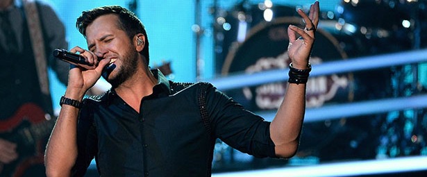 “Roller Coaster” | Δείτε το νέο video clip του Luke Bryan