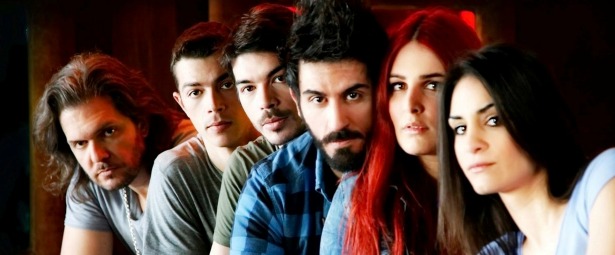 "Άντε Γεια" | Ακούστε το νέο τραγούδι των 7AND