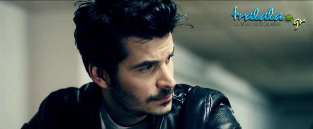 Ο Γιώργος Λαζαράκης στο νέο του τραγούδι μας προειδοποιεί πως "Θα μπλέξουμε""