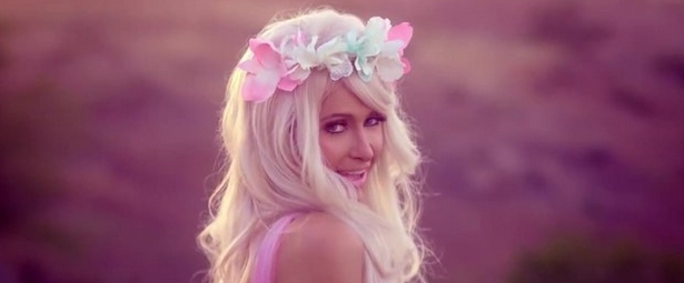 "Come Alive" | Δείτε το video clip της Paris Hilton