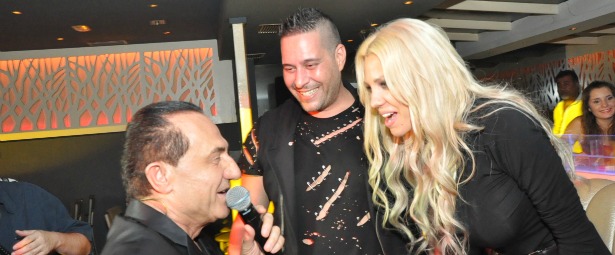 Λευτέρης Πανταζής| Κουμπάρος στο γάμο Μπάστα - Βαλεντίνο και.... τραγούδι έκπληξη!