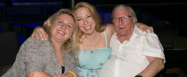 Ο Κώστας Βουτσάς στα γενέθλια της κόρης του με το Γιώργο Πολυχρονίου στα decks!