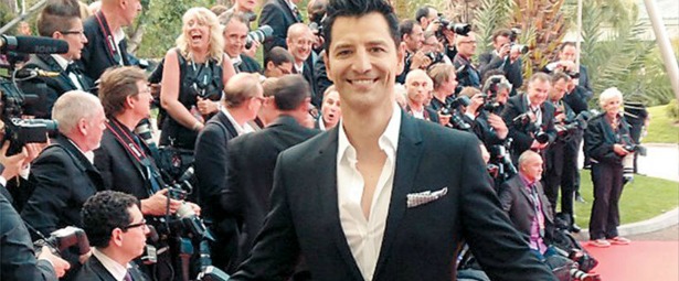 Σάκης Ρουβάς| Δείτε την εμφάνισή του στα World Music Awards με το ολοκαίνουριο τραγούδι του "Open Eyes"