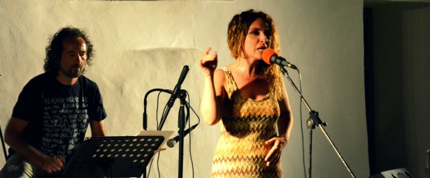 Η Ζωή Παπαδοπούλου ξεσήκωσε τον κόσμο της Σίφνου 